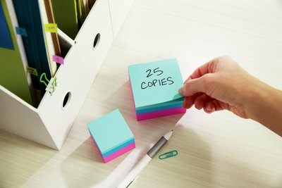 bloco-post-it-cubo-ultra-47,6x47,6mm-400-folhas-3-cores-3m