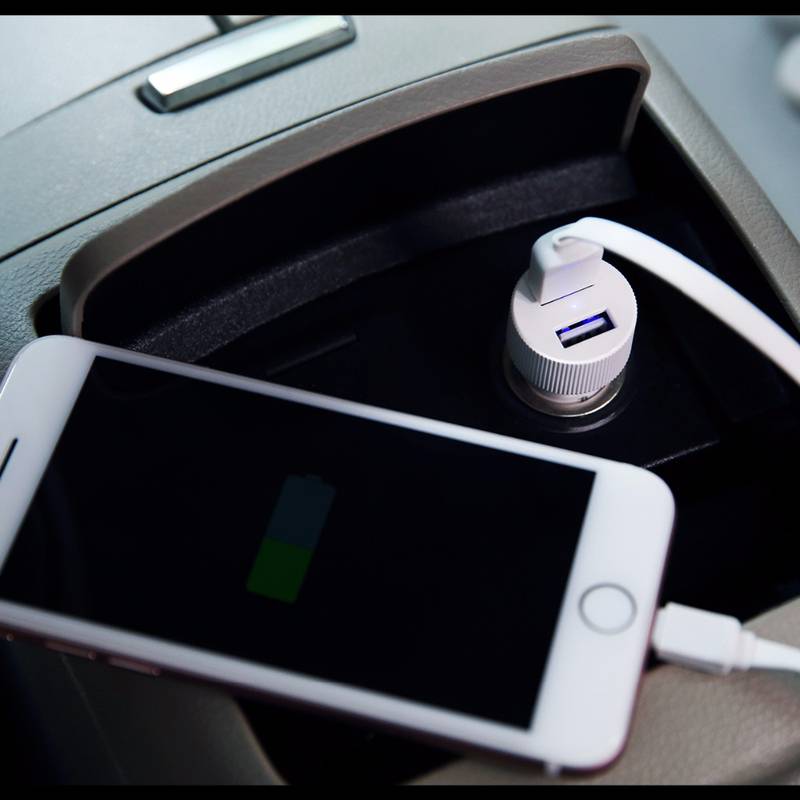 carregador-veicular-2-usb-2.4a-branco-rock